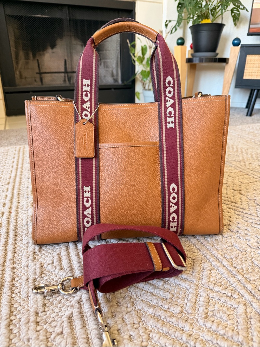 Coach Smith Tote Bag $550 - Picture 2 of 9